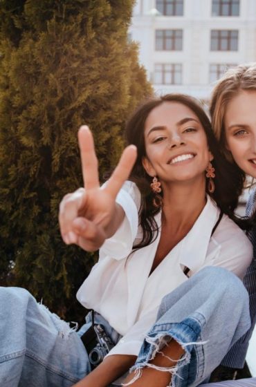 “6 Ways to Be a Great Friend and Build Meaningful Relationships in 2023” Podcast